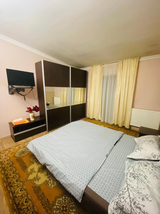 Central House Oradea Exterior foto